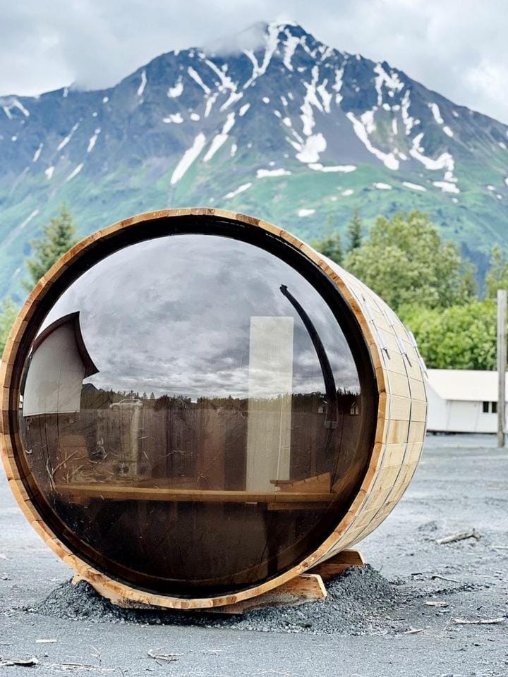 Cute and Comfortable Safari Tent in Seward, Alaska - Amazing Glamping Accommodation with Breathtaking Mountain Views Luxury tent in Seward