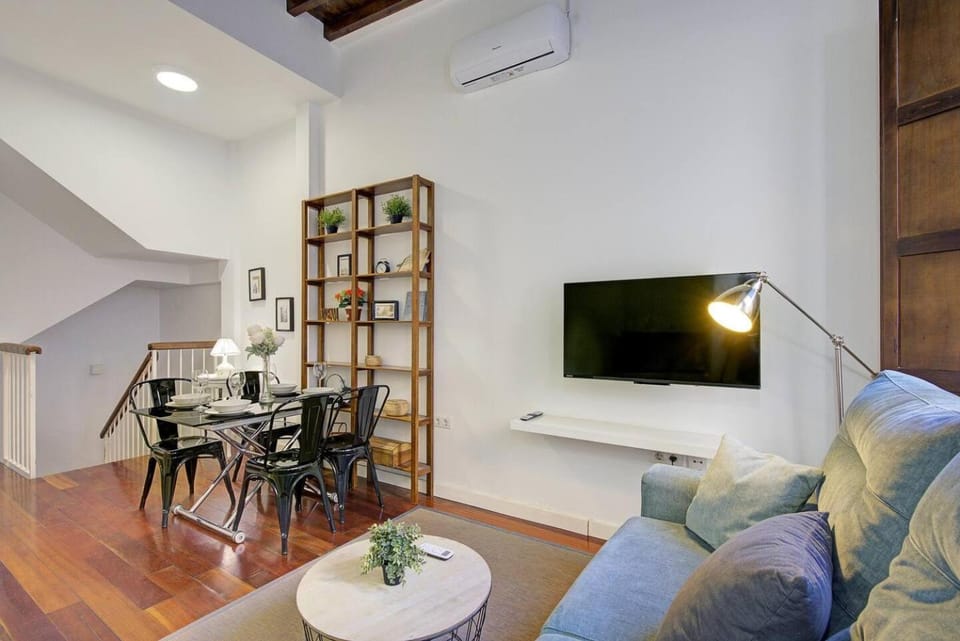 Home4u Duplex by the Cathedral Apartment in Granada