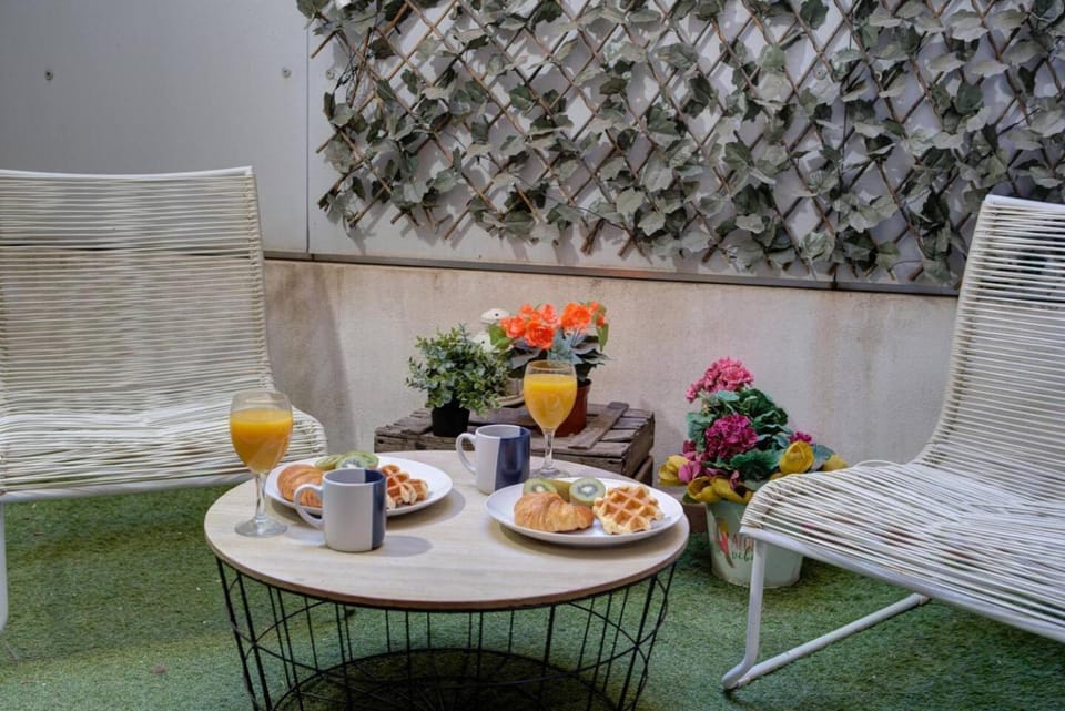 Home4u Duplex by the Cathedral Apartment in Granada
