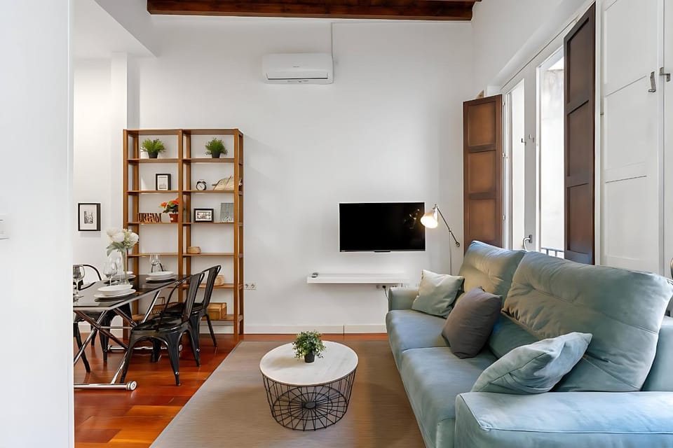 Home4u Duplex by the Cathedral Apartment in Granada