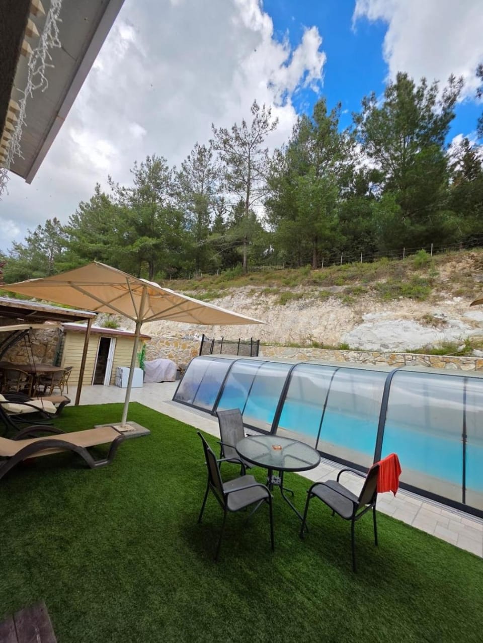 Swimming pool