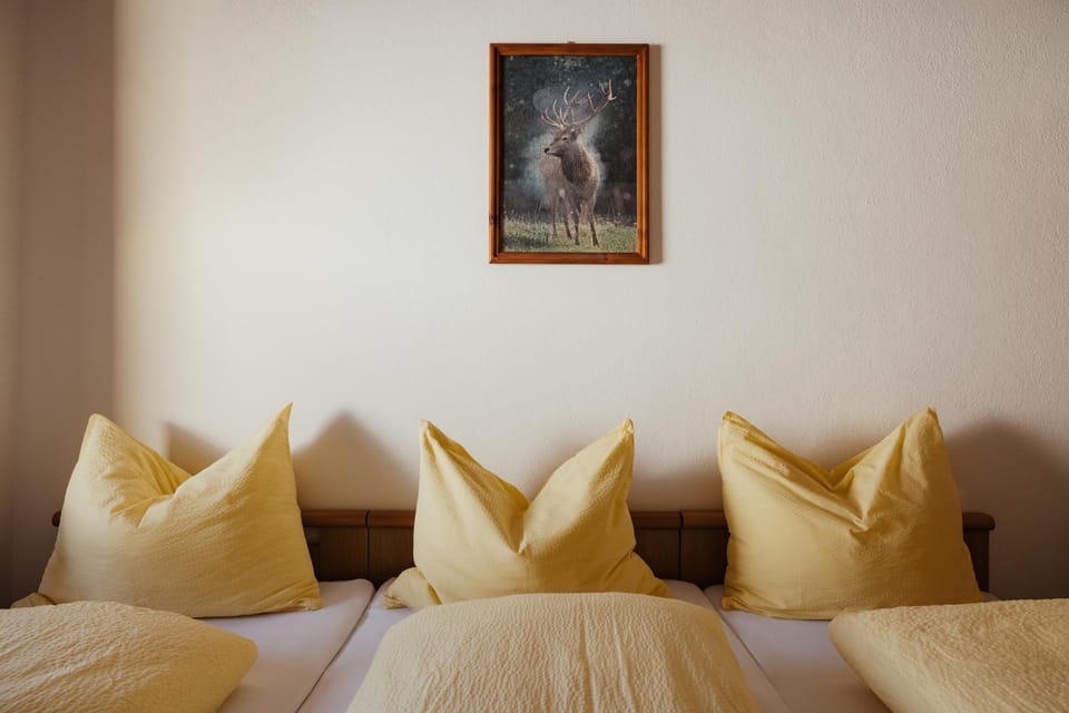 Bed, Photo of the whole room, Decorative detail, Bedroom
