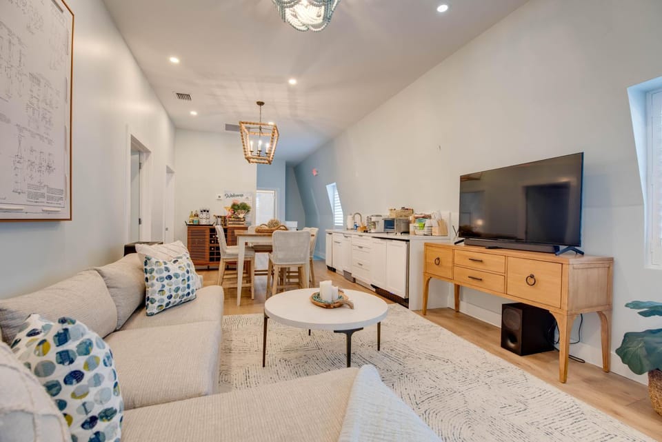 The Penthouse at Custom House Inn Apartment in Key West