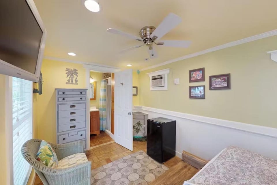 Charmayne's Cottages - Truman @ Duval House in Key West