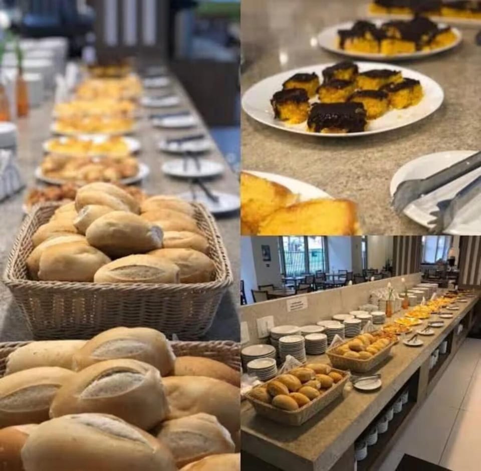 Lounge or bar, Buffet breakfast