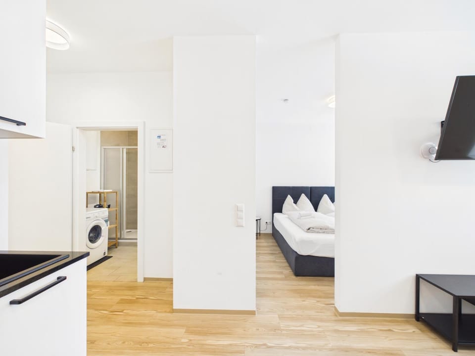 Bedroom, kitchen