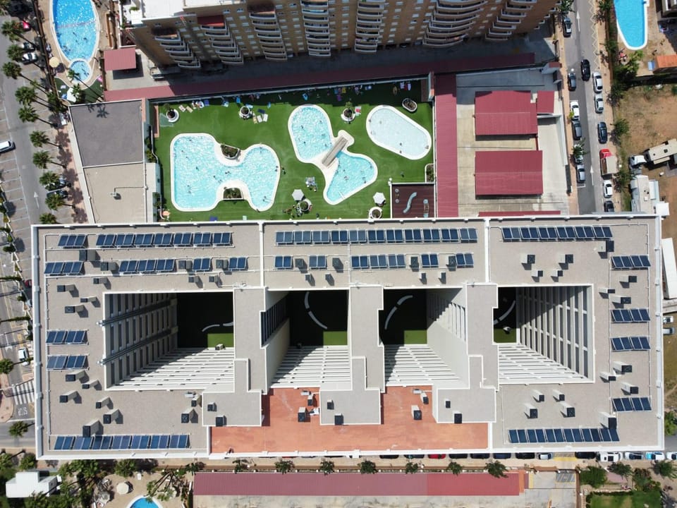 Property building, Day, Bird's eye view, Pool view, Street view, Swimming pool, Location