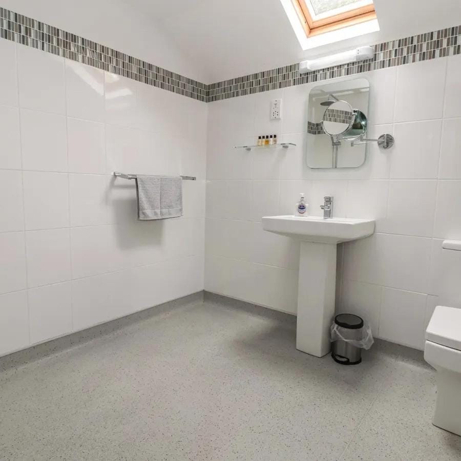 Toilet, Bathroom, towels
