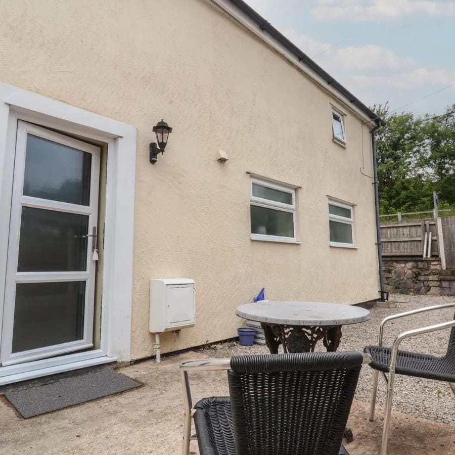 Property building, Patio, Garden