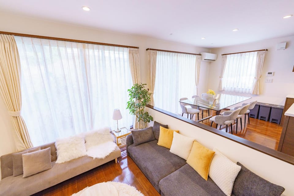 豊橋民泊最大10名様駐車場1台無料2台目相談可 Apartment in Aichi Prefecture