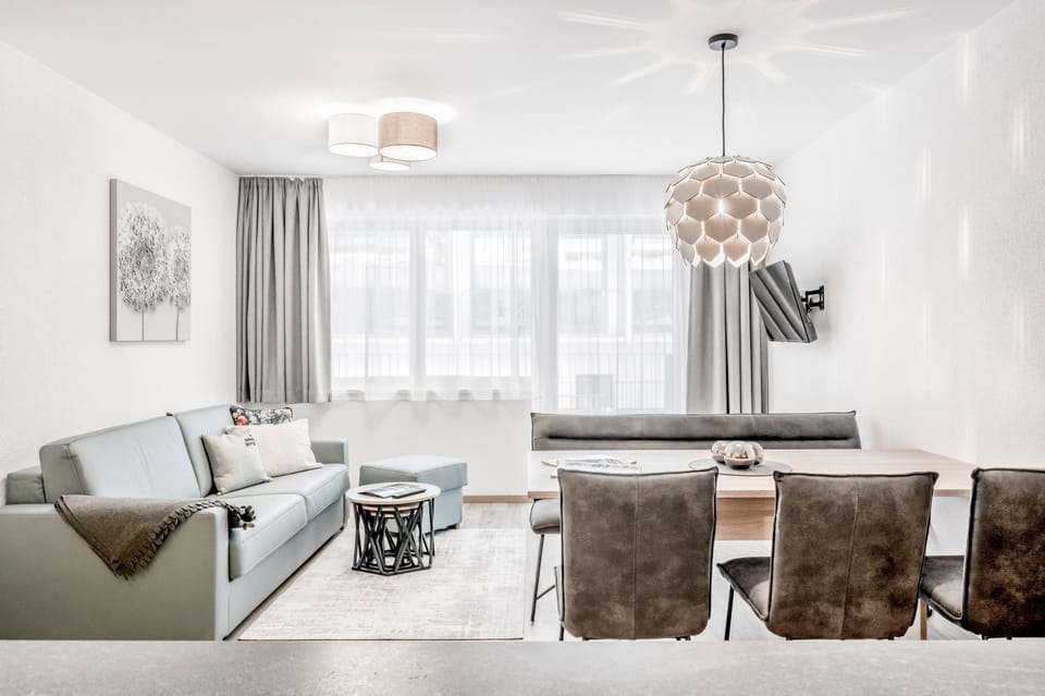 Living room, Dining area