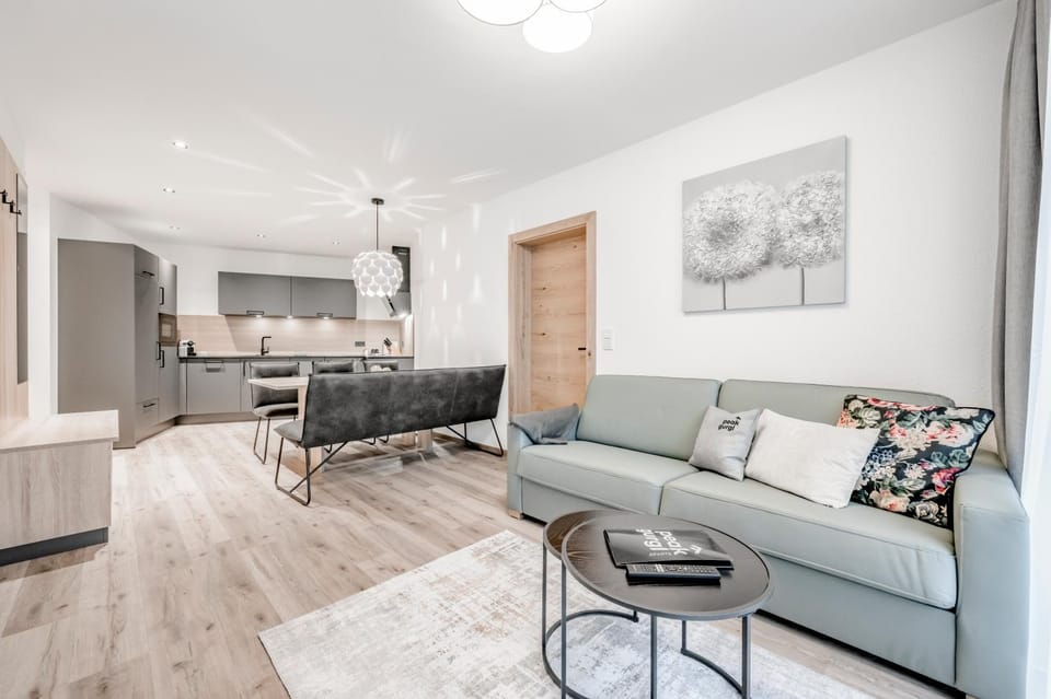 Kitchen or kitchenette, Living room, Seating area, Dining area