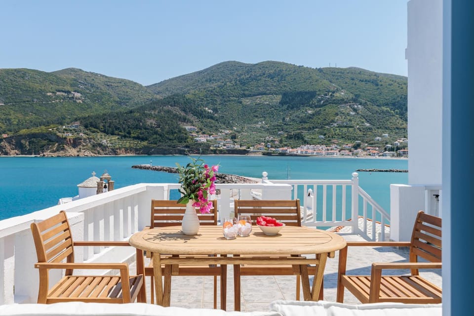 Natural landscape, Balcony/Terrace, Sea view