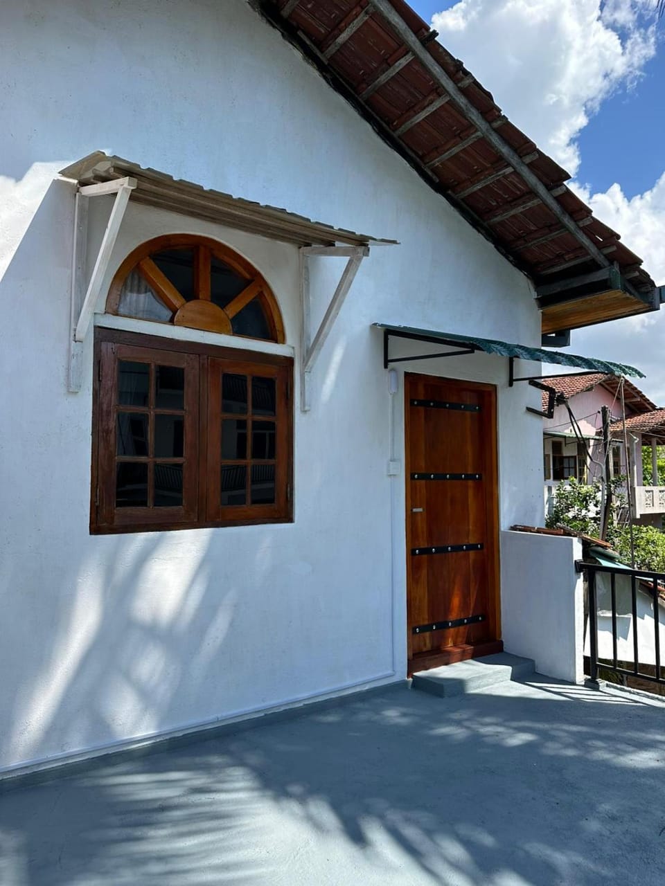 Facade/entrance