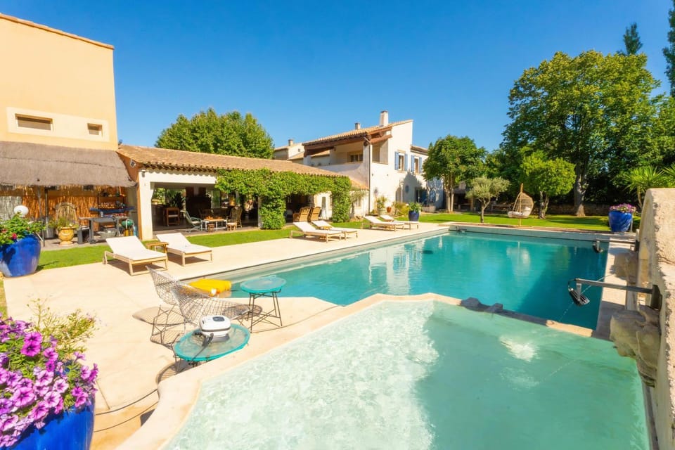 Pool view, Swimming pool, sunbed