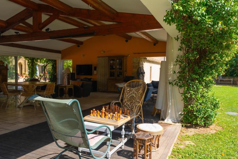 Patio, Dining area, Swimming pool