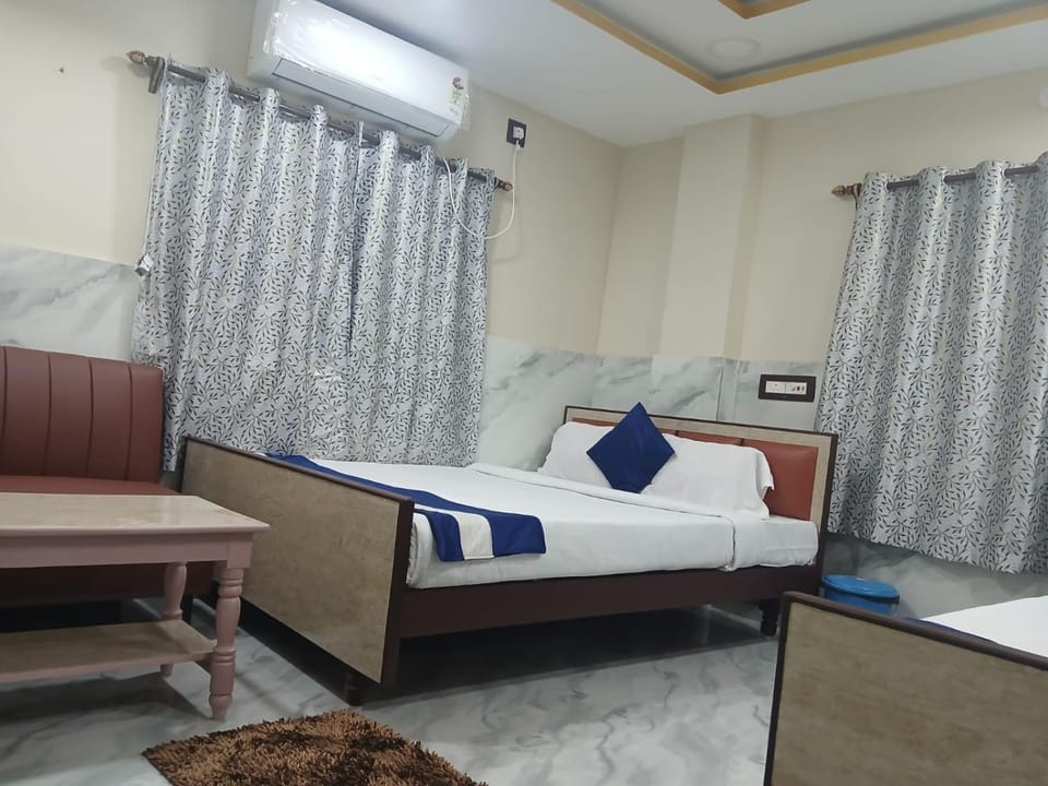 Bed, Living room