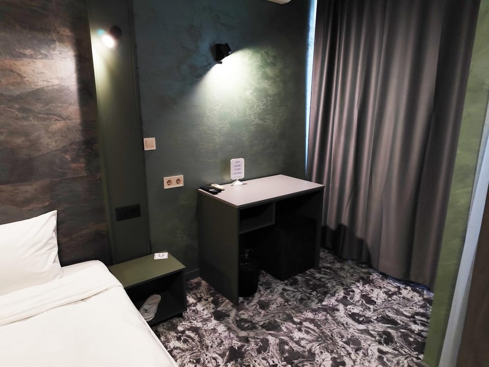 Bathroom, Photo of the whole room, Bedroom