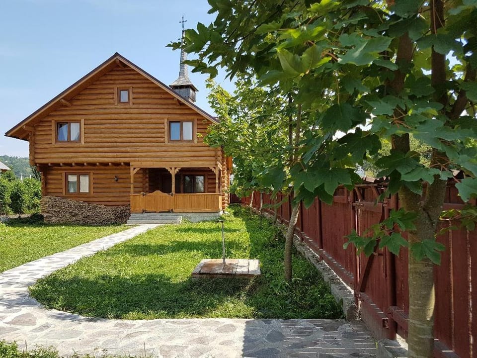 Casa Cojocaru House in Romania