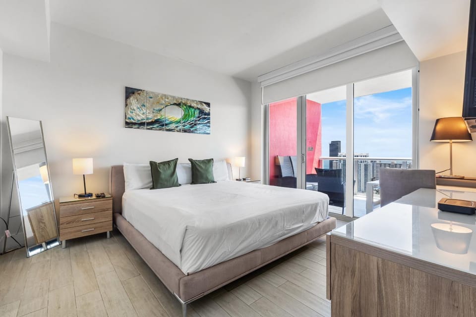 Bed, Photo of the whole room, Bedroom
