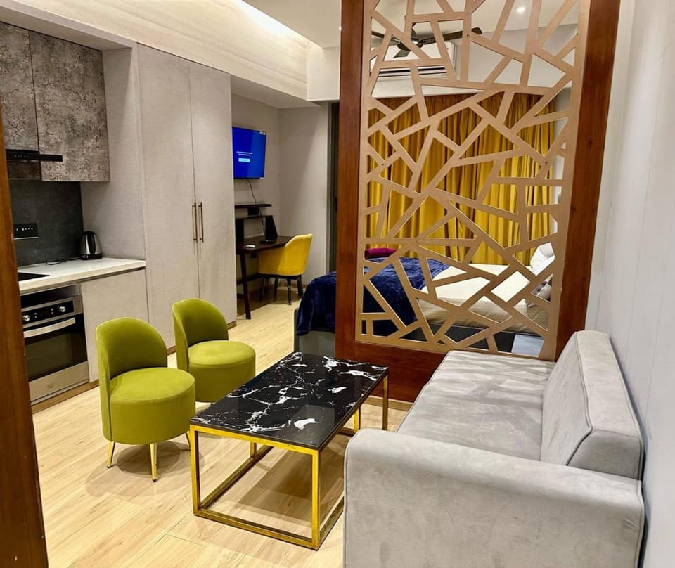 The Bourbon Suite - Galaxy Blue Sapphire Plaza Greater Noida Apartment in Noida
