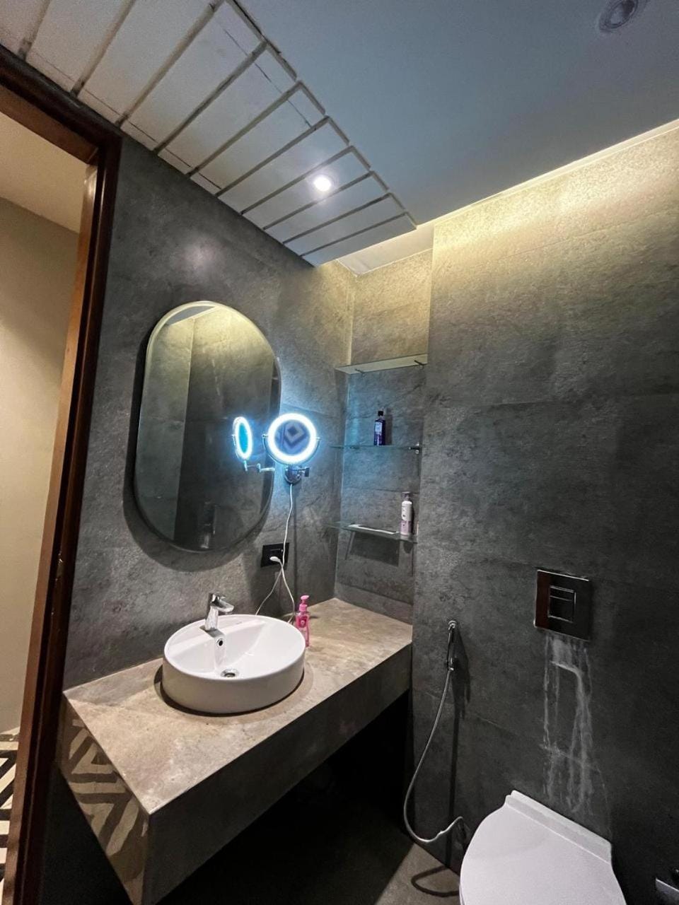 The Bourbon Suite - Galaxy Blue Sapphire Plaza Greater Noida Apartment in Noida