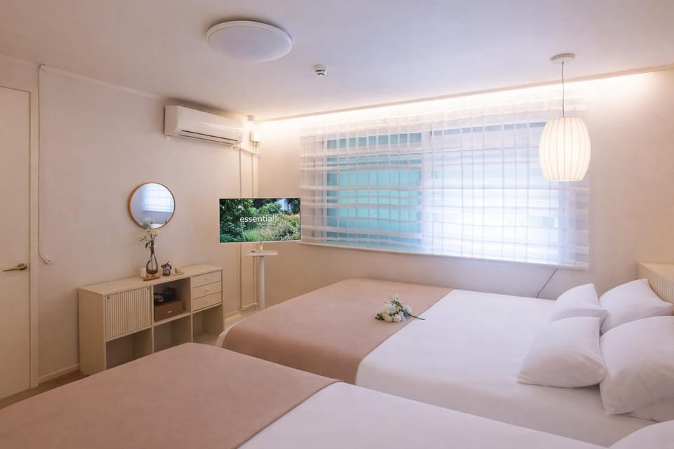 Bed, TV and multimedia, Bedroom, air conditioner