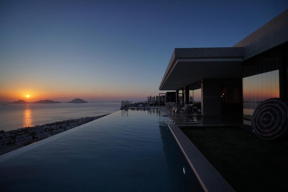 Natural landscape, Pool view, Sea view, Swimming pool, Swimming pool, Sunrise, Sunset