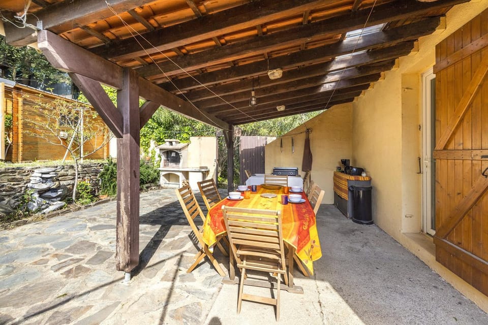 Patio, Dining area
