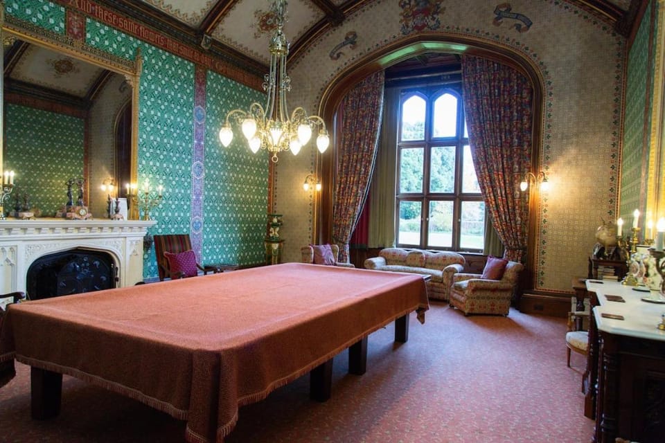 Billiard, Seating area