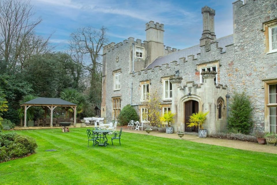 Property building, Garden, Garden view