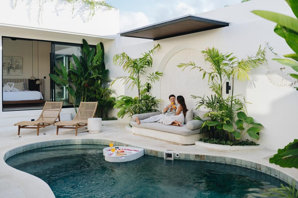 Patio, Garden, Seating area, Breakfast, sunbed