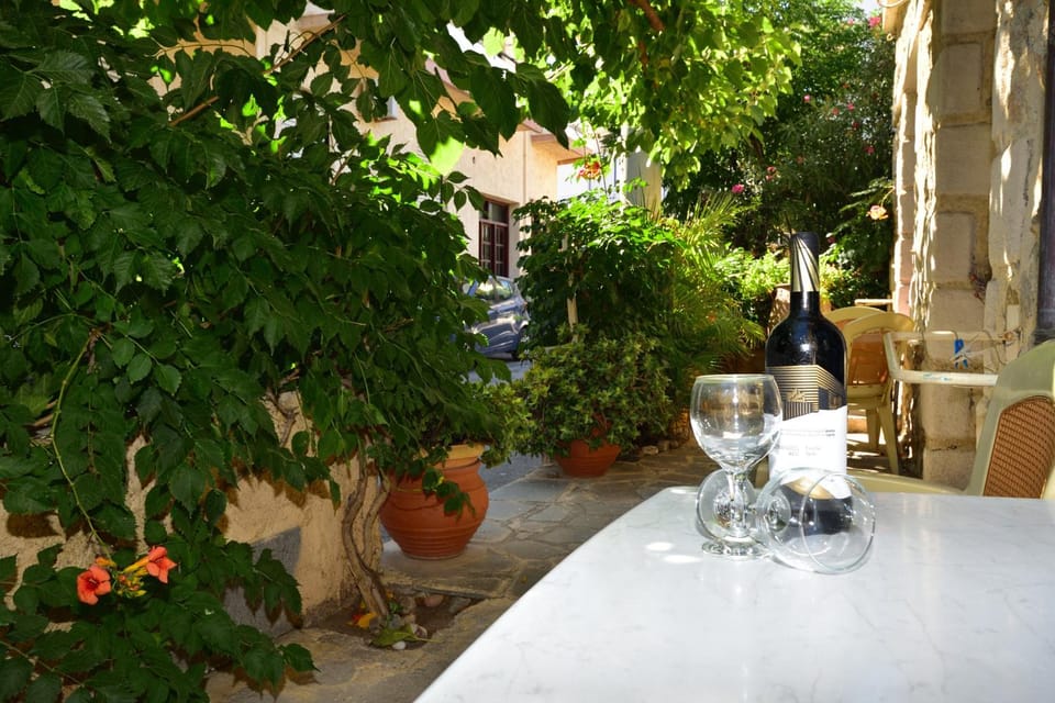 Anonymous Homestay Hotel in Palaiochora