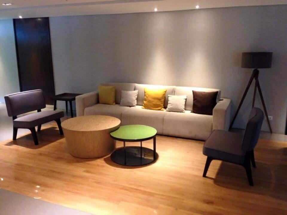 Cozy 1 BR San Lorenzo Place Netflix 4KM from NAIA Apartment in Pasay