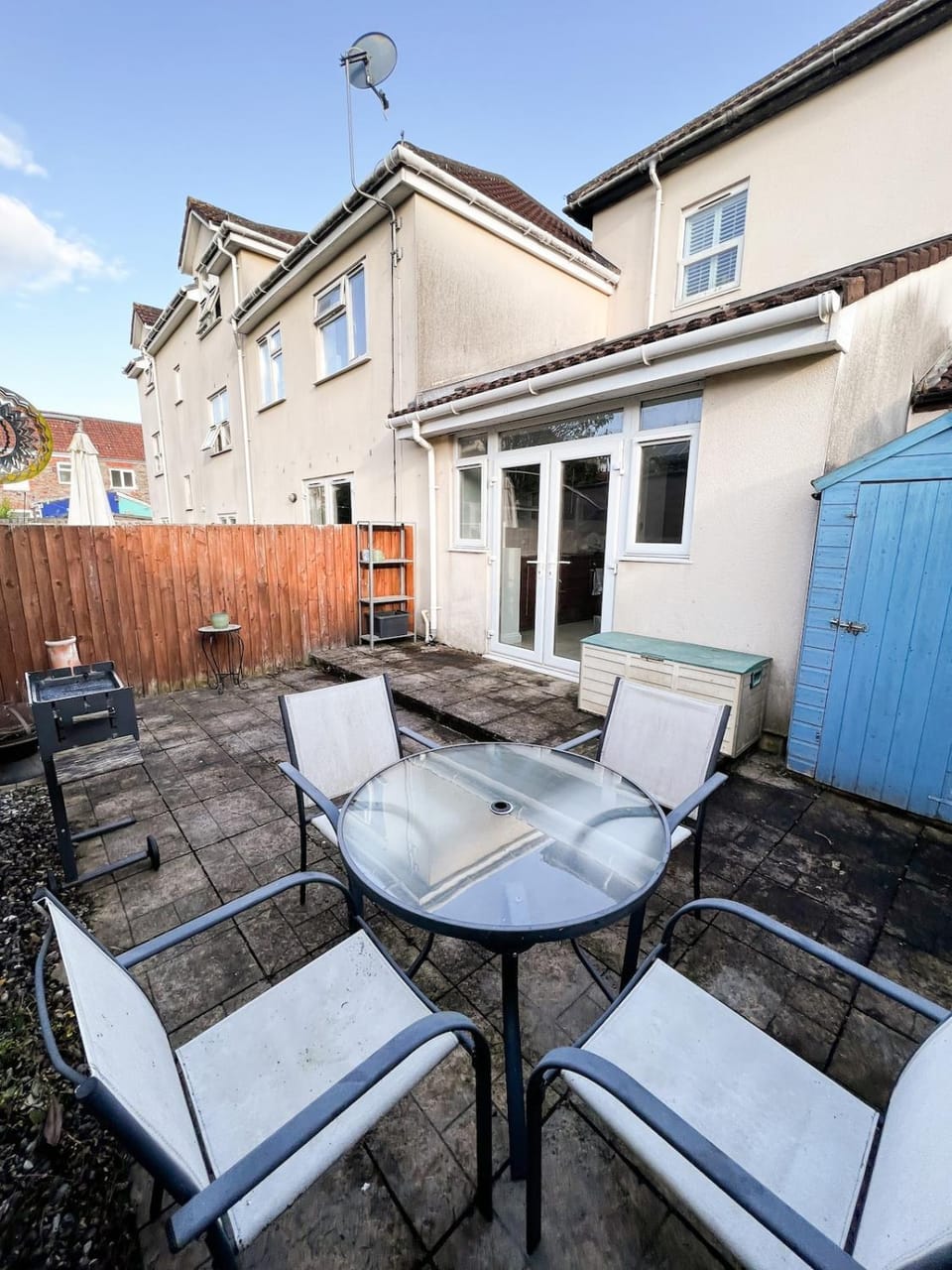 Lovely 2 BR Home By AltoLuxoExperience Short Lets & Serviced Accommodation With Free Wifi & Parking House in Bristol