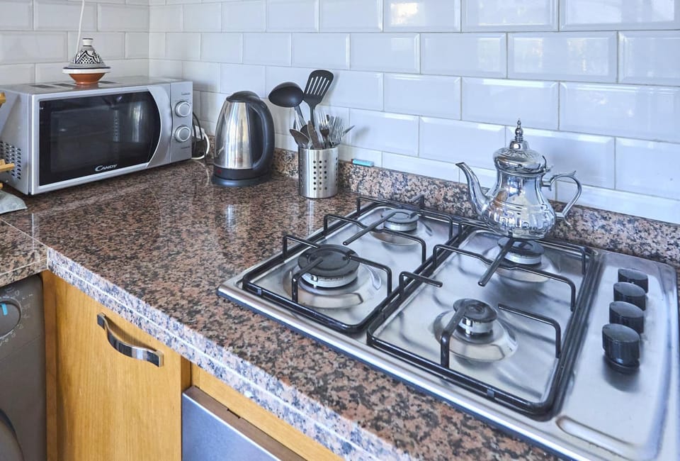 Suite BD ANFA - Queen Bed & Private Balcony Apartment in Casablanca