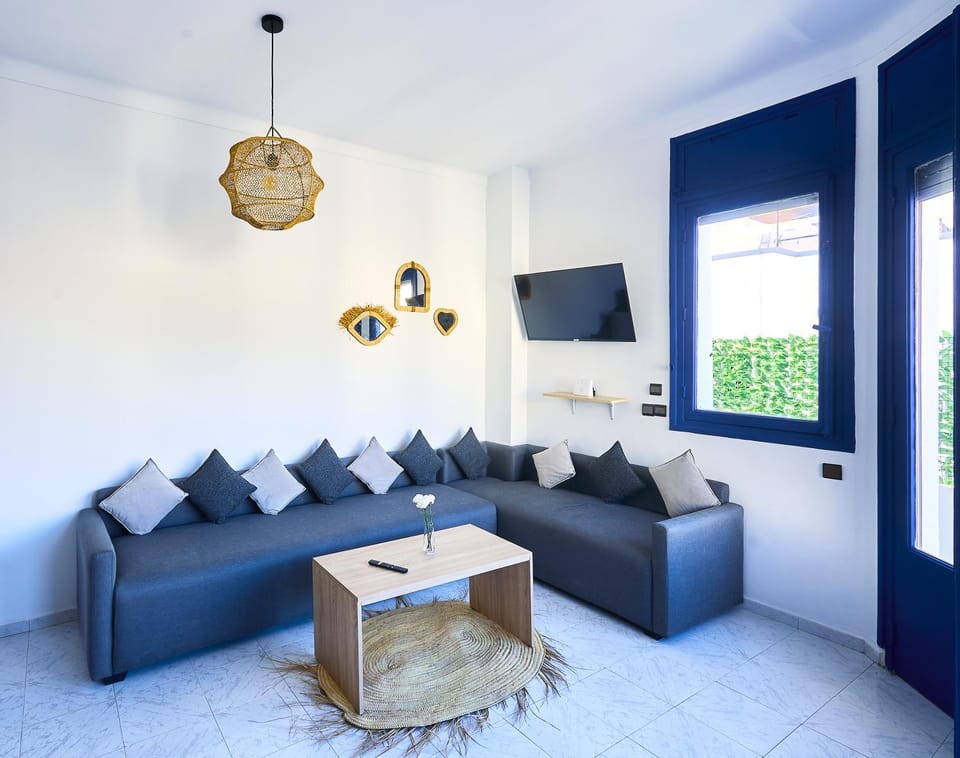 Suite BD ANFA - Queen Bed & Private Balcony Apartment in Casablanca