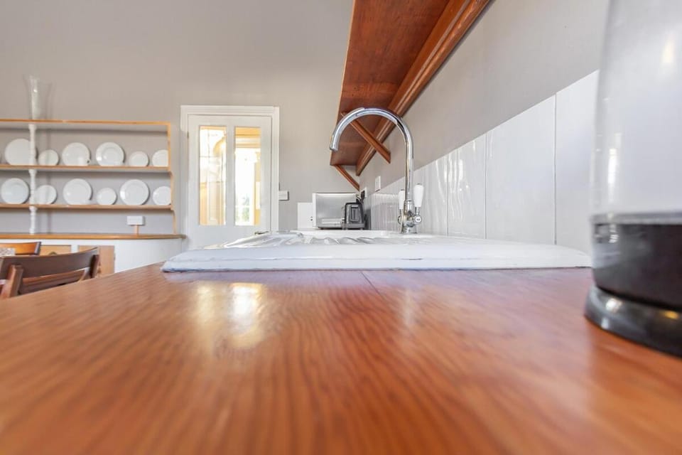Ultra Luxury Central 2 BR Apartment By AltoLuxoExperience Short Lets & Serviced Accommodation With Free Wifi & Parking House in Bristol