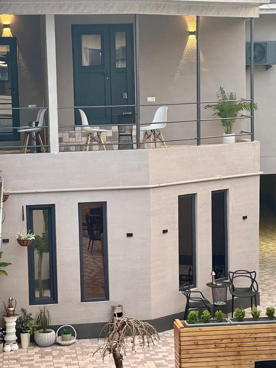 Property building, Day, View (from property/room), Balcony/Terrace