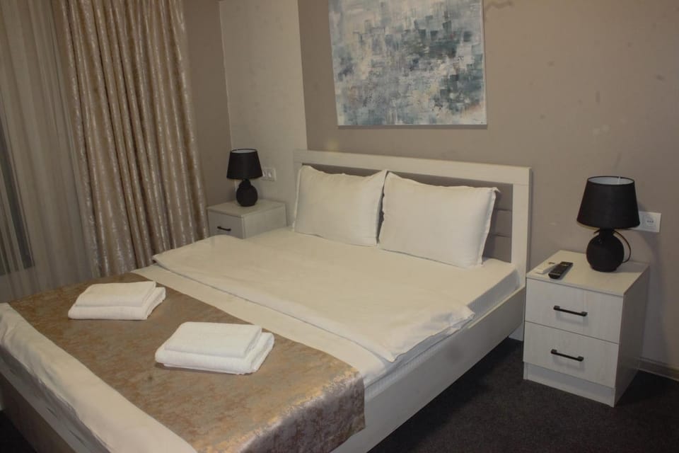 Bed, Photo of the whole room, towels