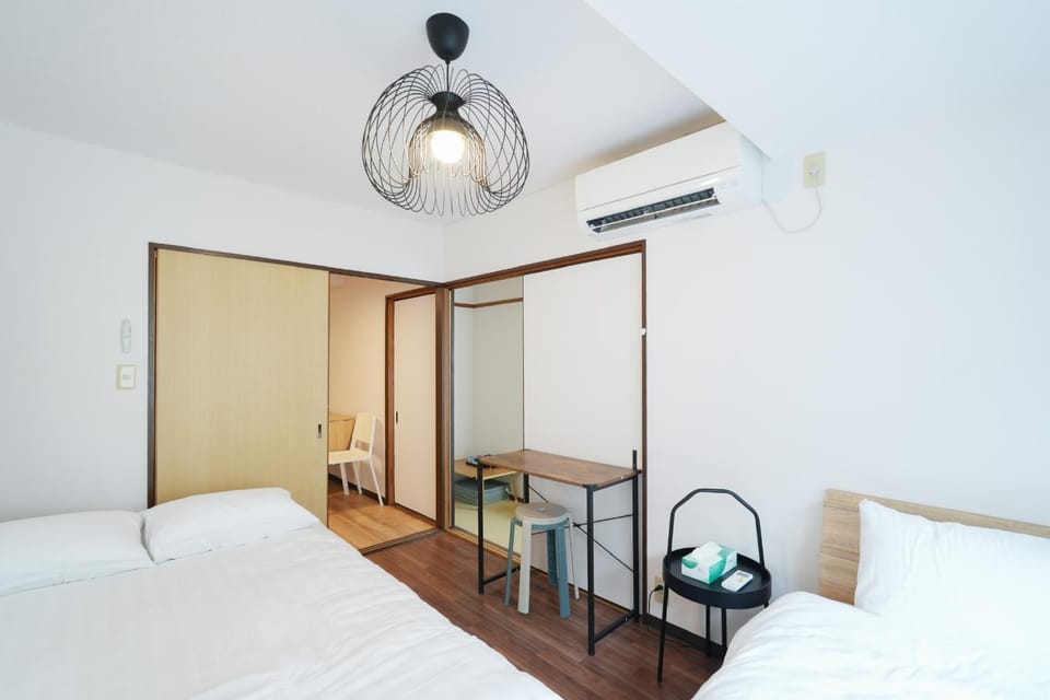Photo of the whole room, Bedroom, air conditioner