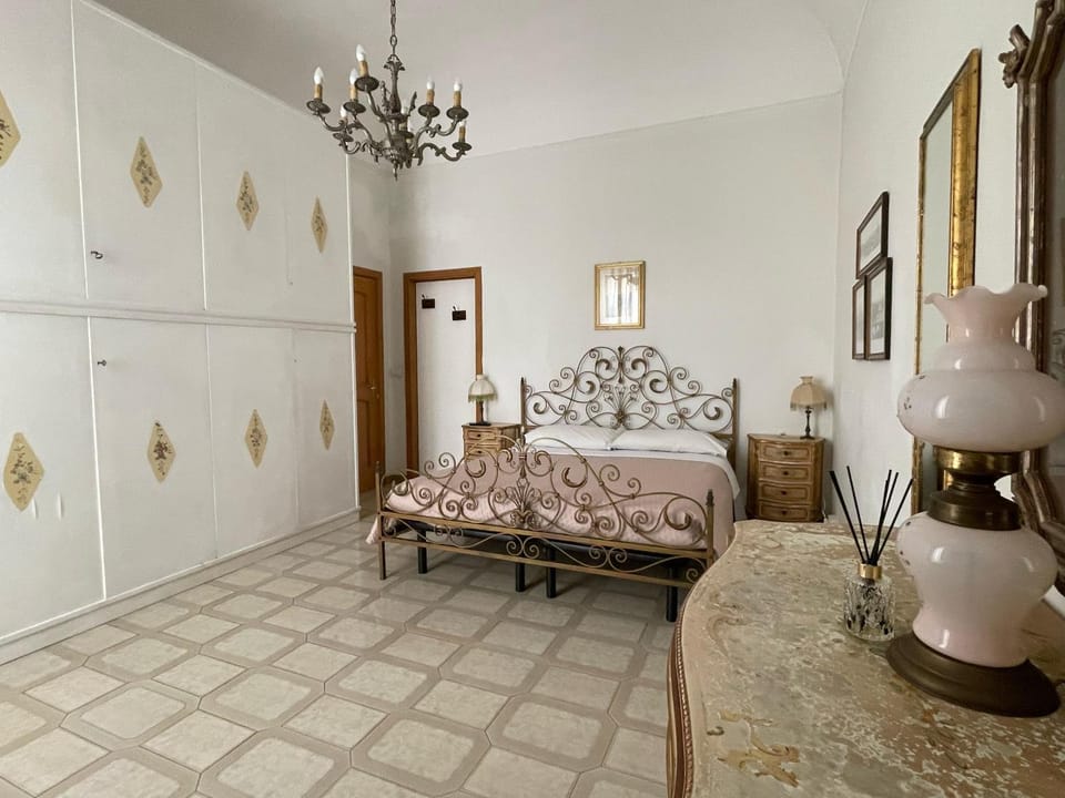 Mady's Guesthouse Bed and Breakfast in Lecce
