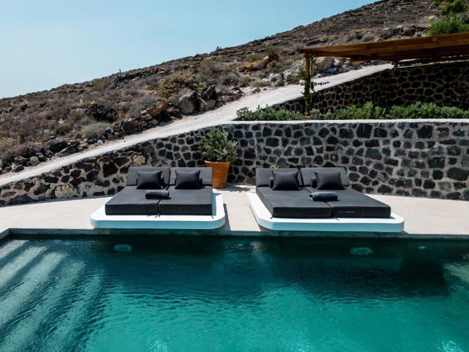 180 Suites Villa in Santorini