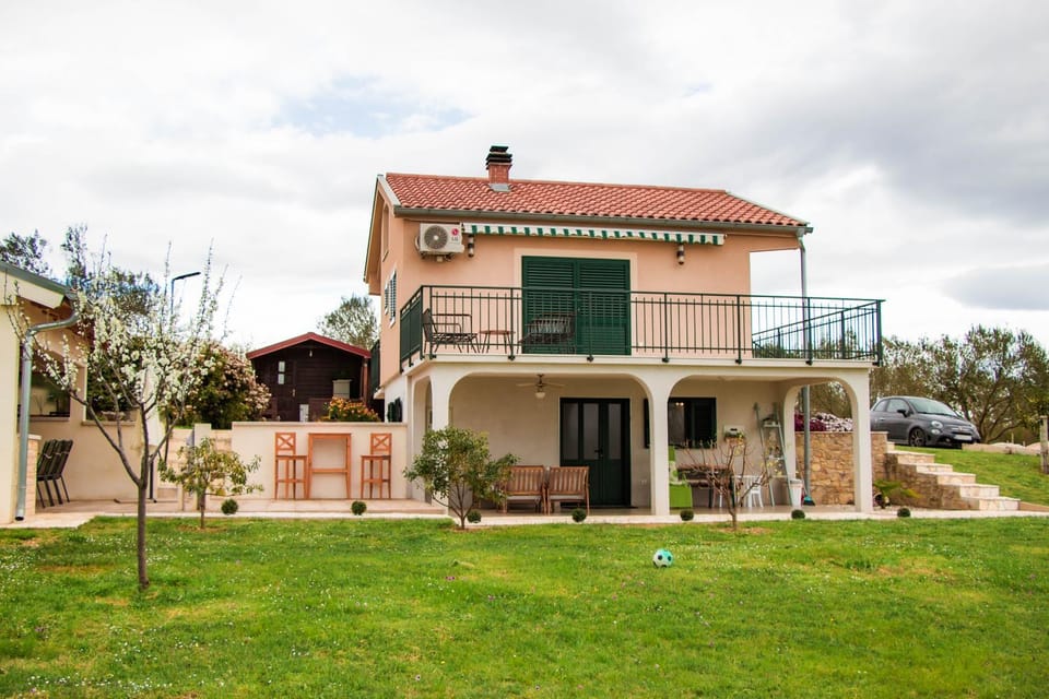 Property building, Garden