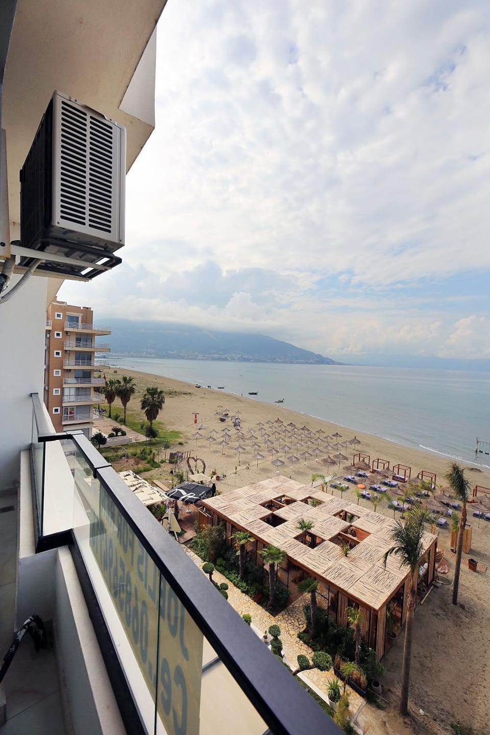 Property building, Communal lounge/ TV room, Day, Natural landscape, TV and multimedia, View (from property/room), Balcony/Terrace, Food and drinks, Beach, Evening entertainment, Sea view, Area and facilities, Buffet breakfast, Seasons, Family