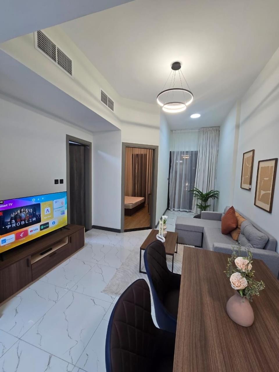 Communal lounge/ TV room, Living room, Seating area, Dining area, Evening entertainment
