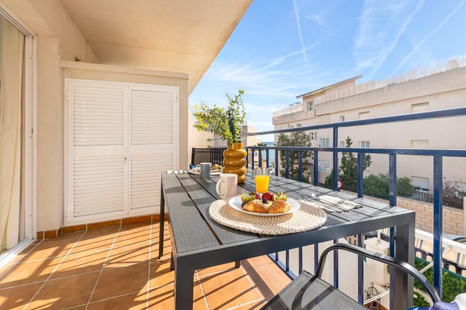 797 HOLIDAY RENTALS - Acogedor Estudio en torrequebrada Apartment in Benalmadena