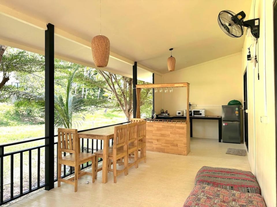 Tropical Hideway with Private Terrace Apartment in Ko Pha-ngan Sub-district