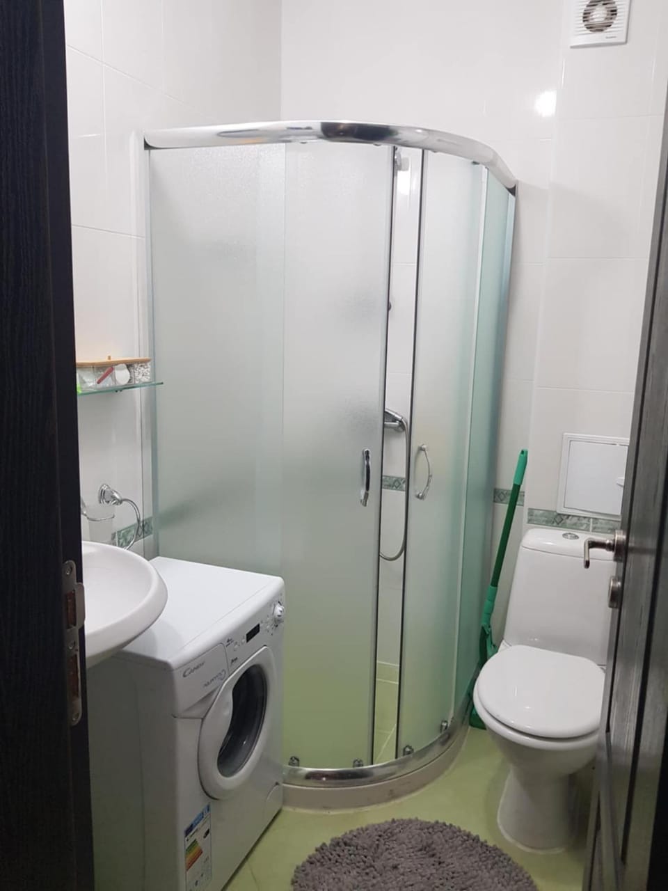 Shower, Toilet, Bathroom, washing machine