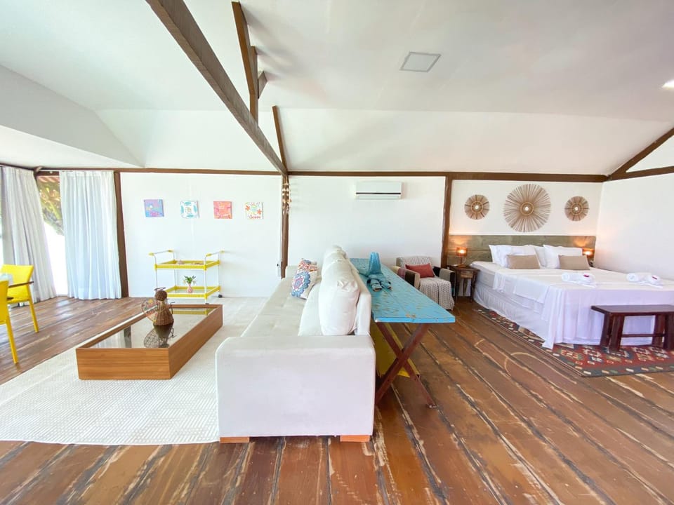 Bed, Living room, Photo of the whole room, Seating area, Bedroom